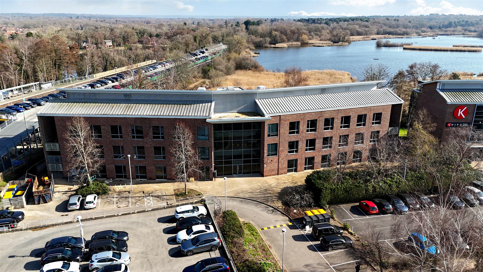 Roop House Waterfront, Fleet